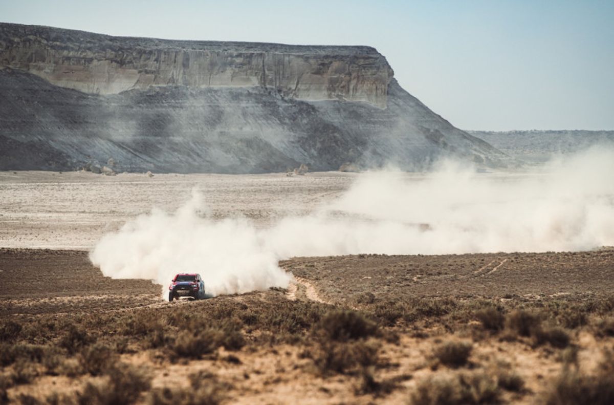 Lucio &Aacute;lvarez tuvo una gran etapa inicial en el Rally de Kazajist&aacute;n.