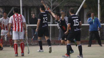 Alemán goleó a Obras y quedó tercero en la tabla