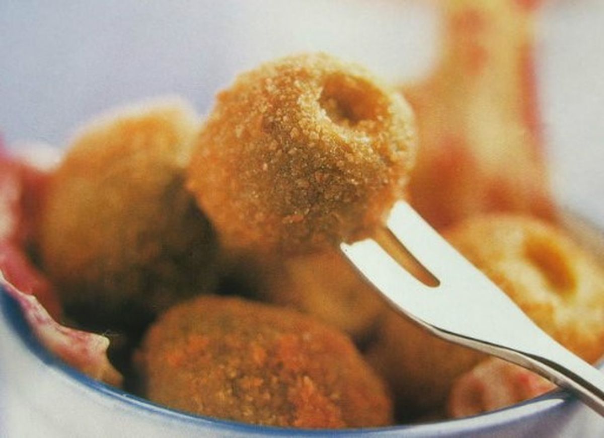 Las aceitunas rellenas con queso son muy ricas y con una receta muy fácil de preparar. Las aceitunas rellenas con queso son muy ricas y con una receta muy fácil de preparar.