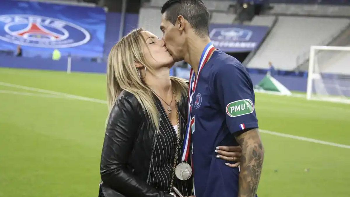 Jorgelina Cardoso y Ángel Di María, juntos en el Parque de los Príncipes.