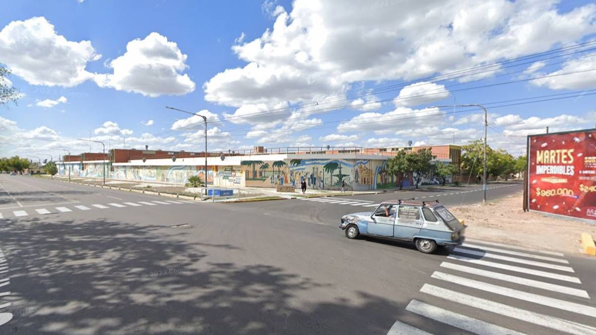 El accidente fue en calle Juan A. Maza y Dionisio Herrero, de Maipú, donde luego del choque la conductora escapó para regresar más tarde.