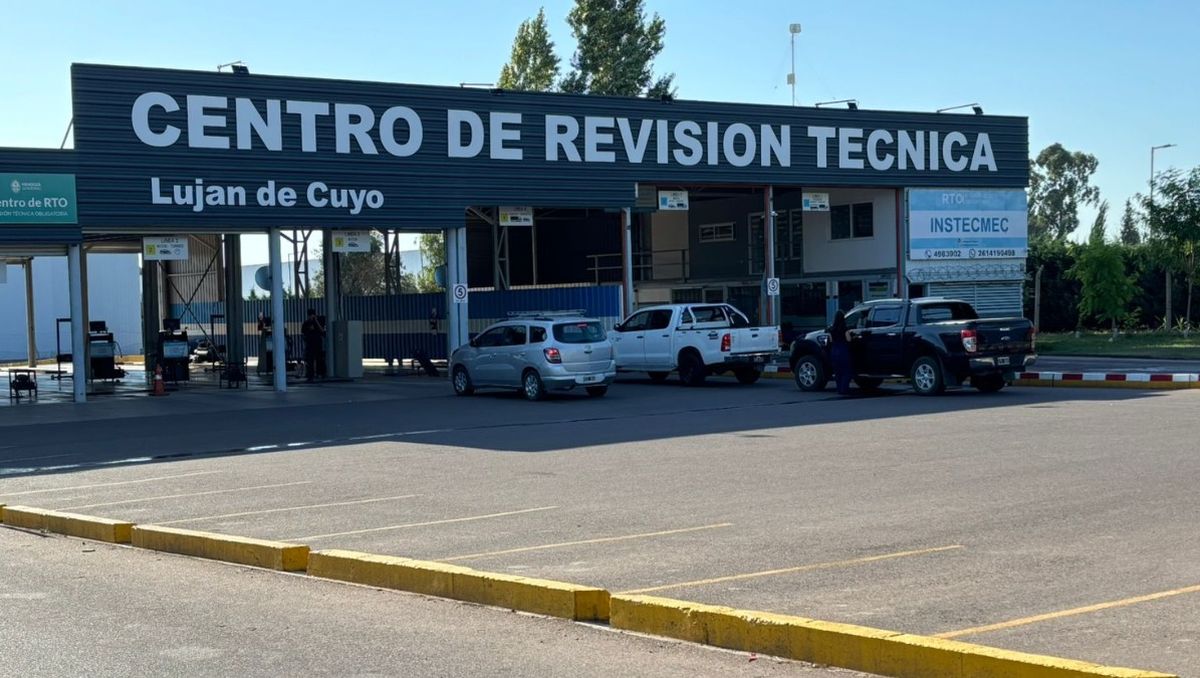 Como se ve, en este taller de RTO no hay largas filas para realizar los controles. Como se ve, en este taller de RTO no hay largas filas para realizar los controles.