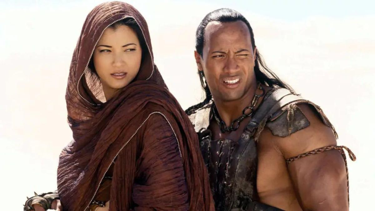 A 22 años de El rey escorpión, así se ve hoy la actriz Kelly Hu con 55 años