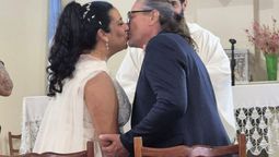 Tras 10 años de amor una sorpresa con las alianzas, Andrea y Aldo se casaron el Día de la Primavera.&nbsp;