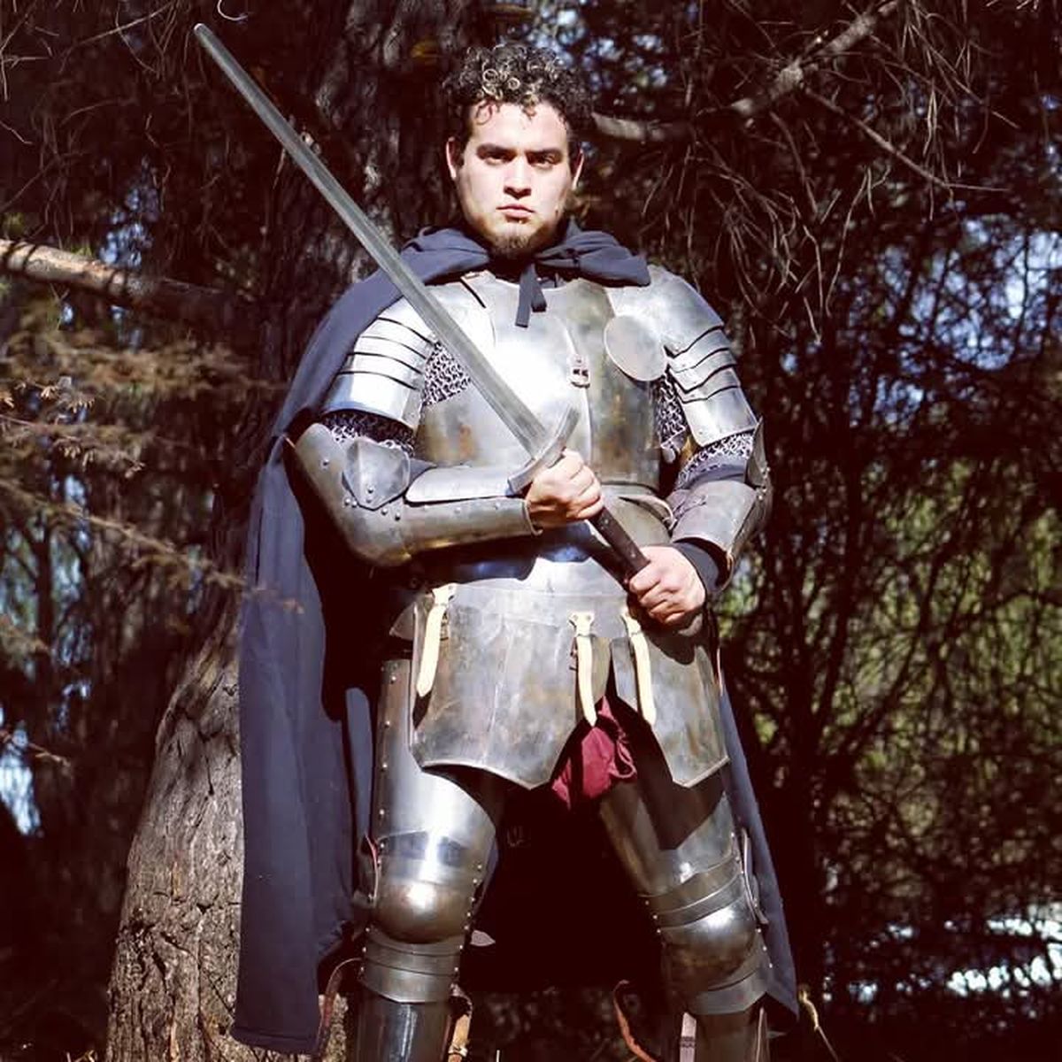 Mateo Ramos Bologna es un armero y luchador, capitán de Legión Draconia Mendoza. Mateo Ramos Bologna es un armero y luchador, capitán de Legión Draconia Mendoza.