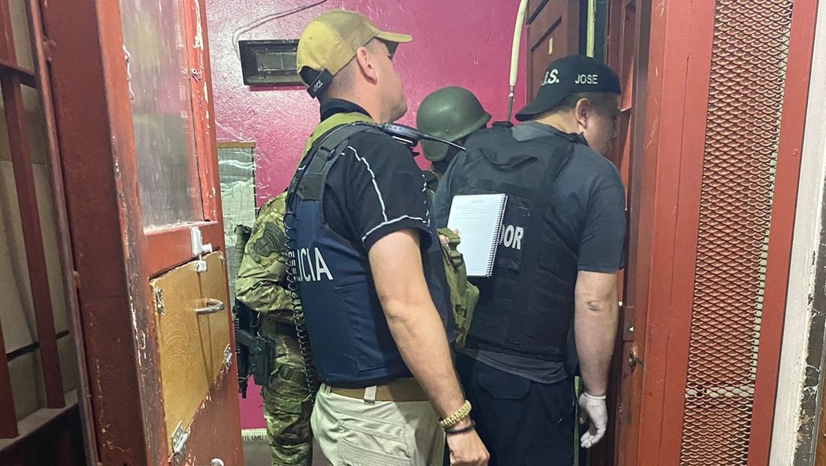 Un hombre se atrincheró este jueves en la Comisaría 44. Intervinieron negociadores de los grupos especiales.