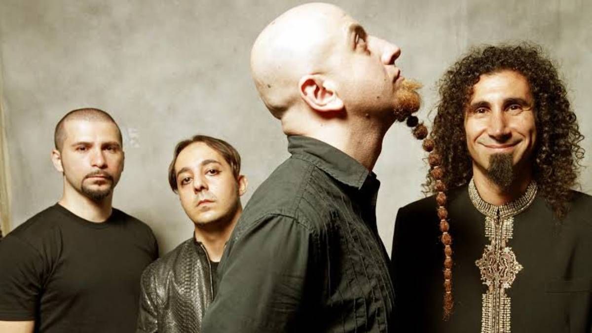 La Scaloneta los arruinó y hay cabaret: System of a Down tildó de mufa a Oasis por la eliminación de Inglaterra.