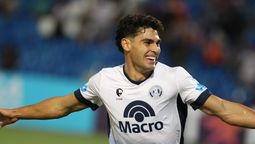 Fabrizio Sartori y su felicidad en Independiente Rivadavia por el gol que le marcó a River Plate.