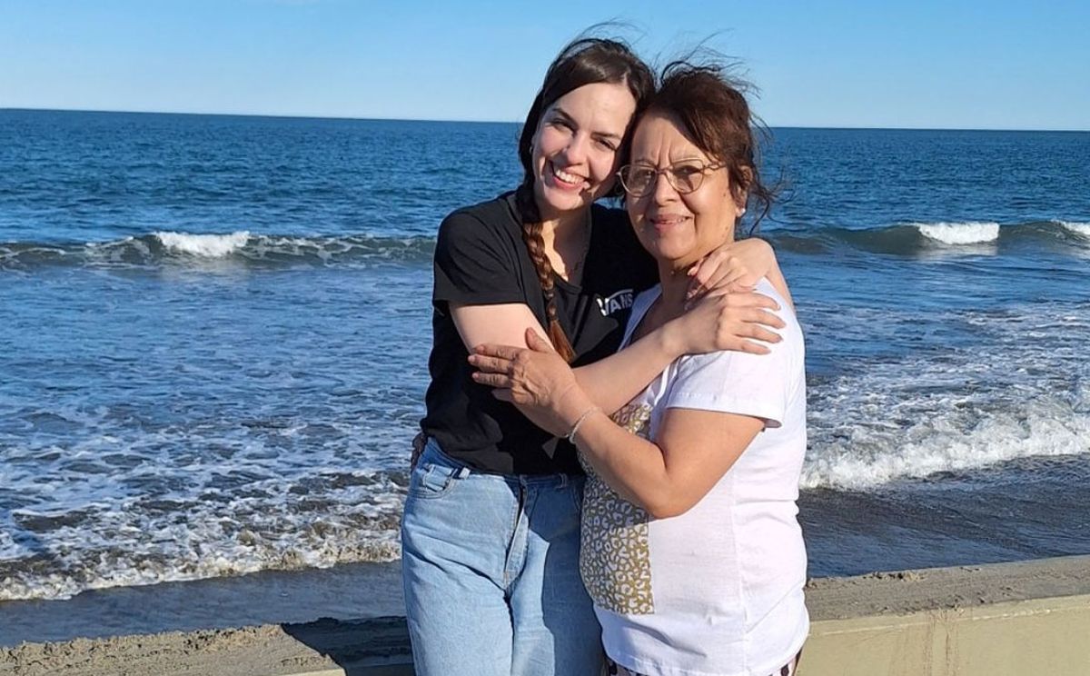 Aldana Botha y Juana Inés Morales, juntas en la costa de Comodoro Rivadavia. Aldana Botha y Juana Inés Morales, juntas en la costa de Comodoro Rivadavia.