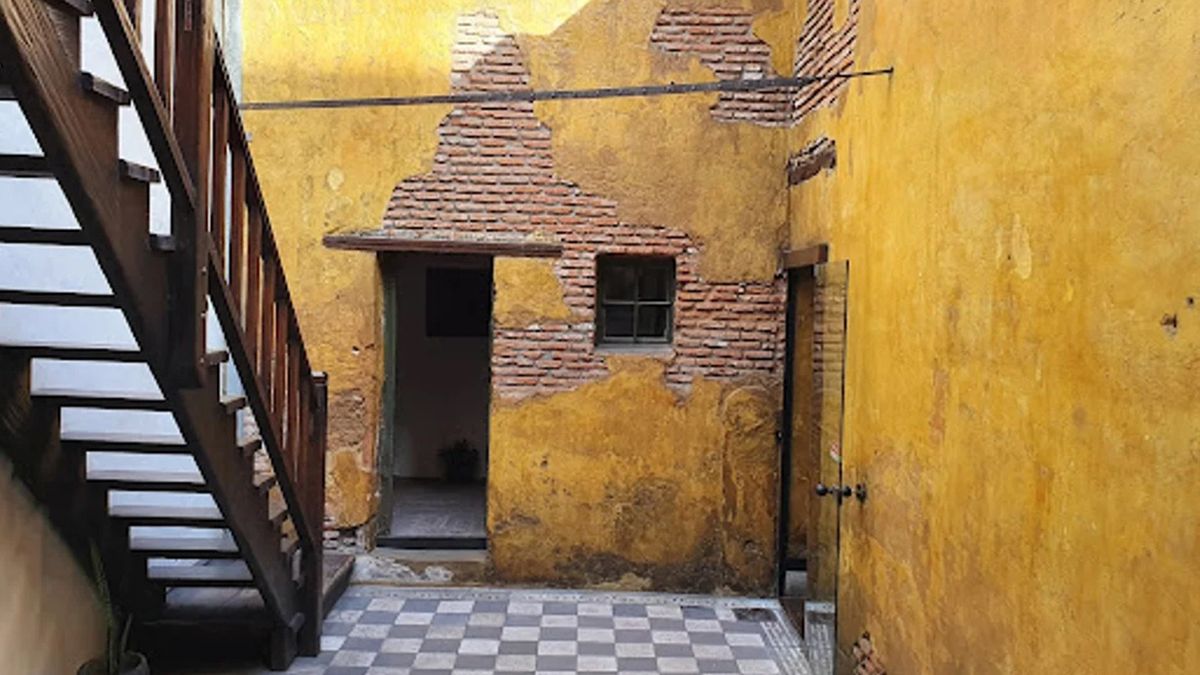 La casa ubicada en el barrio de San Telmo atrae al turismo por sus pequeñas dimensiones y su particular estilo La casa ubicada en el barrio de San Telmo atrae al turismo por sus pequeñas dimensiones y su particular estilo