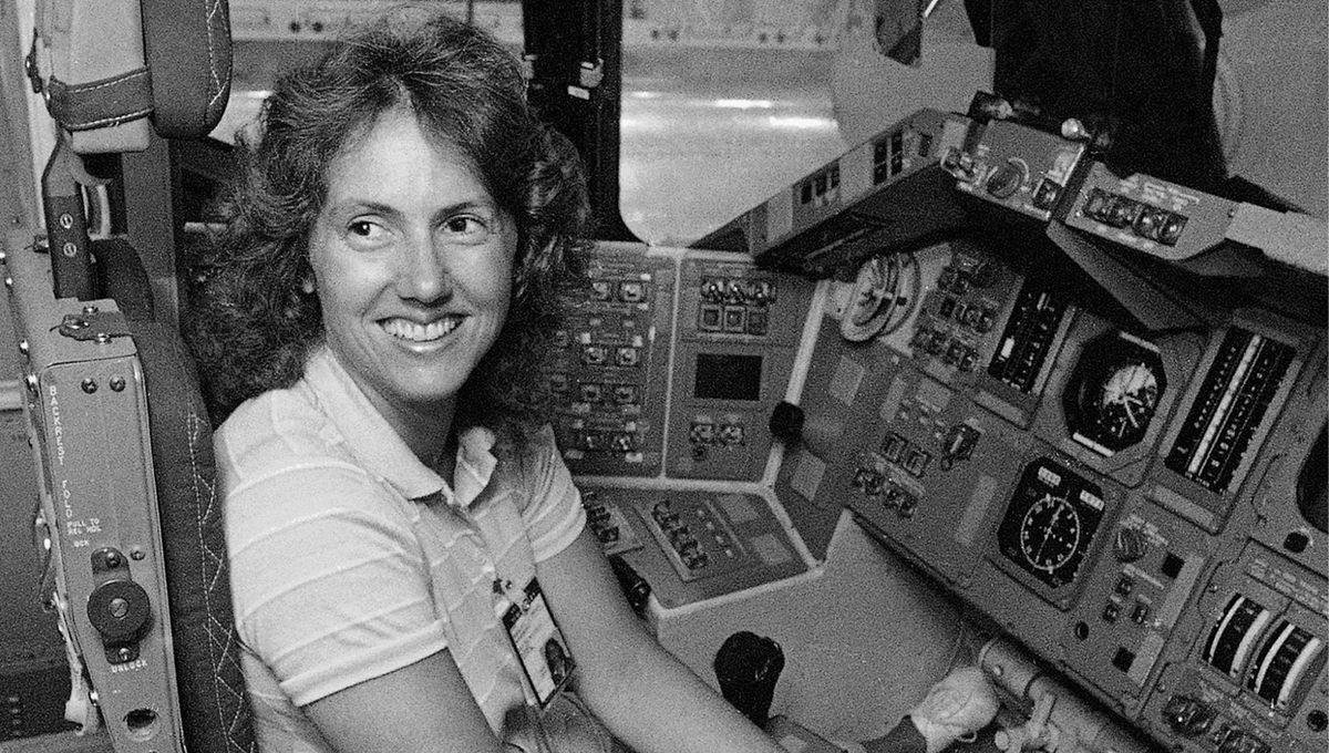 Christa McAuliffe en pleno entrenamiento para volar con el Challenger. Christa McAuliffe en pleno entrenamiento para volar con el Challenger.