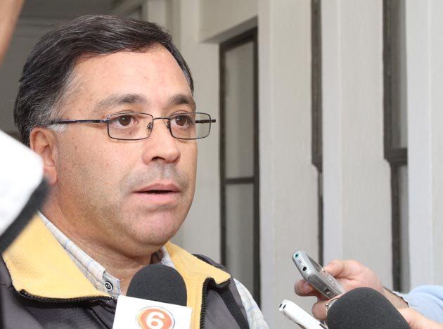 Un periodista fue detenido por sacar fotos en un accidente y denunció agresiones