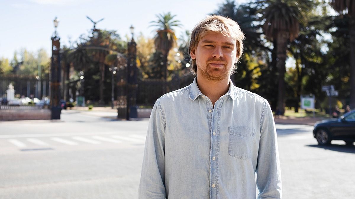 Constancia, disciplina y perseverancia son las claves para hacer carrera en la industria audiovisual, según el actor mendocino. Constancia, disciplina y perseverancia son las claves para hacer carrera en la industria audiovisual, según el actor mendocino.
