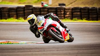Franco Pandolfino logró un gran triunfo en el Superbike de Brasil