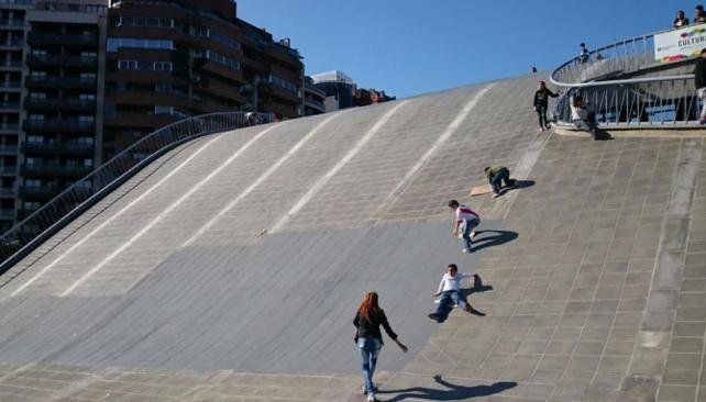 Una nena se golpeó haciendo culipatín y murió