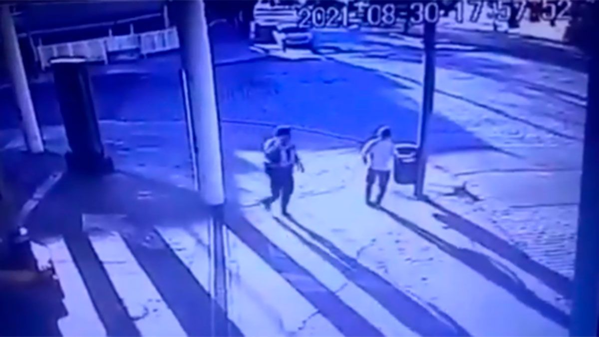 La última imagen de Ignacio Damiano: tira el celular y sale corriendo