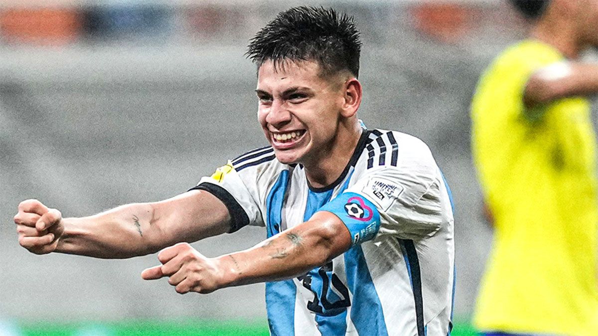 Claudio Echeverri. Claudio Echeverri.