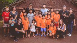 Enzo Pérez y Nacho Scocco cumplieron una promesa con una comunidad guaraní