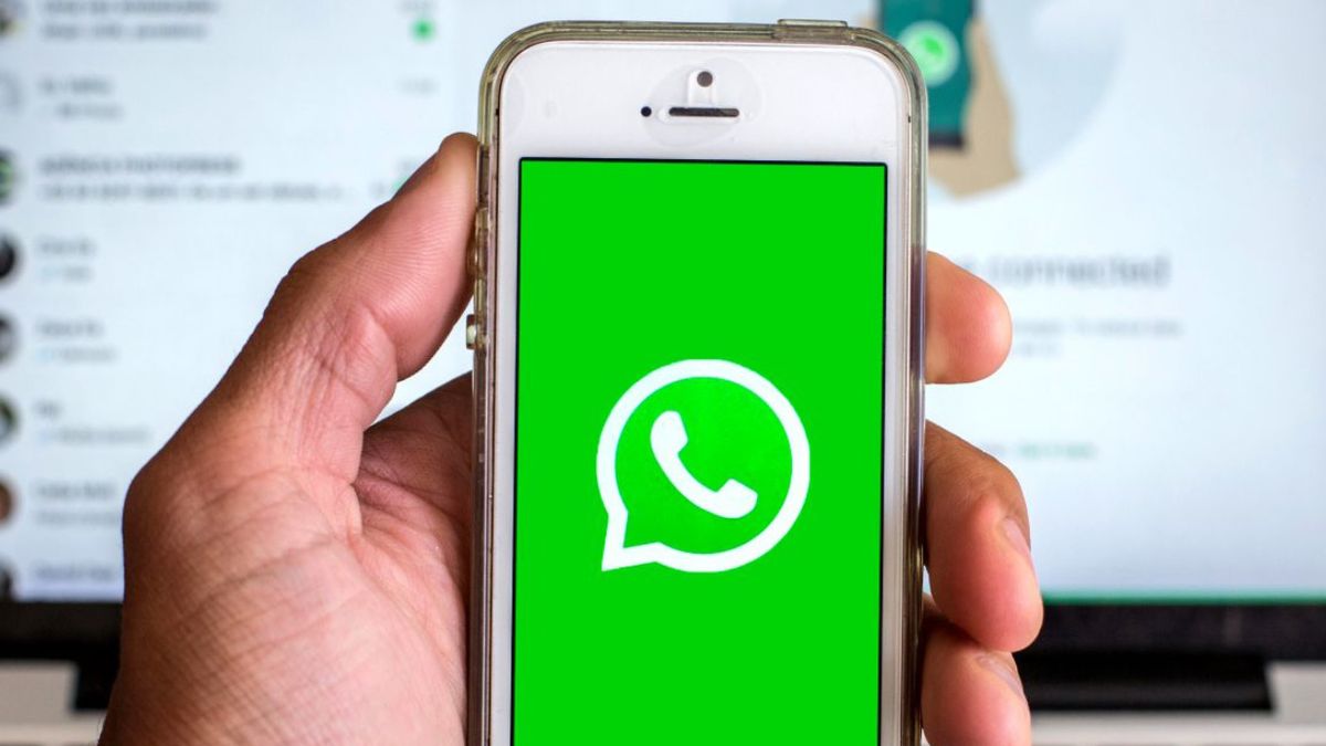 Mantener el teléfono celular actualizado en sus aplicaciones es importante para evitar que el dispositivo sea hackeado Mantener el teléfono celular actualizado en sus aplicaciones es importante para evitar que el dispositivo sea hackeado