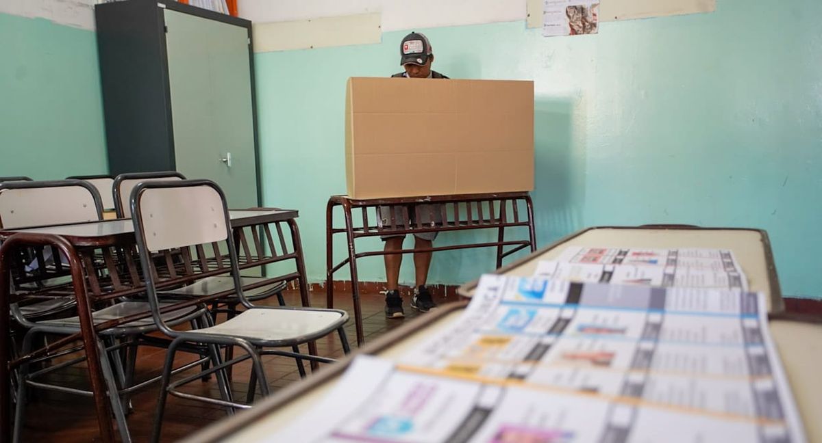 En las elecciones en los departamentos que desdoblaron fue el debut de la Boleta Única Papel.