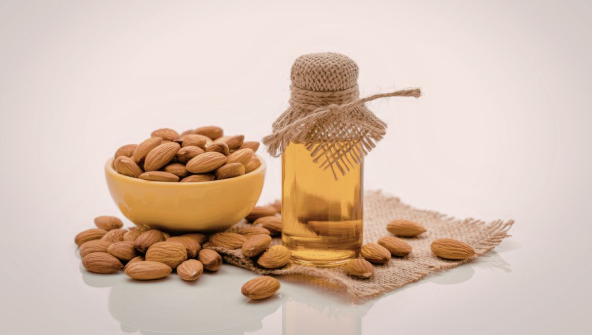 El aceite de almendras ayuda a fortalecer las cejas. El aceite de almendras ayuda a fortalecer las cejas. 