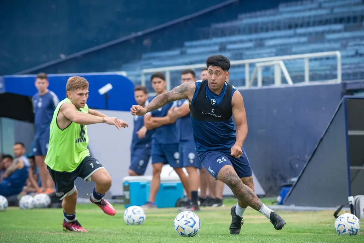 Independiente Rivadavia hizo una práctica informal de fútbol con la Reserva del club. Foto: Gentileza Prensa Independiente Rivadavia. Independiente Rivadavia hizo una práctica informal de fútbol con la Reserva del club. Foto: Gentileza Prensa Independiente Rivadavia.