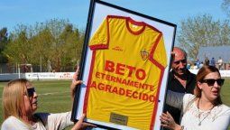 Emotivo homenaje para el Beto Alonso