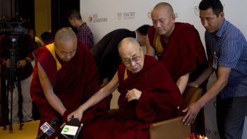 Internaron al líder espiritual Dalai Lama en un hospital de la India