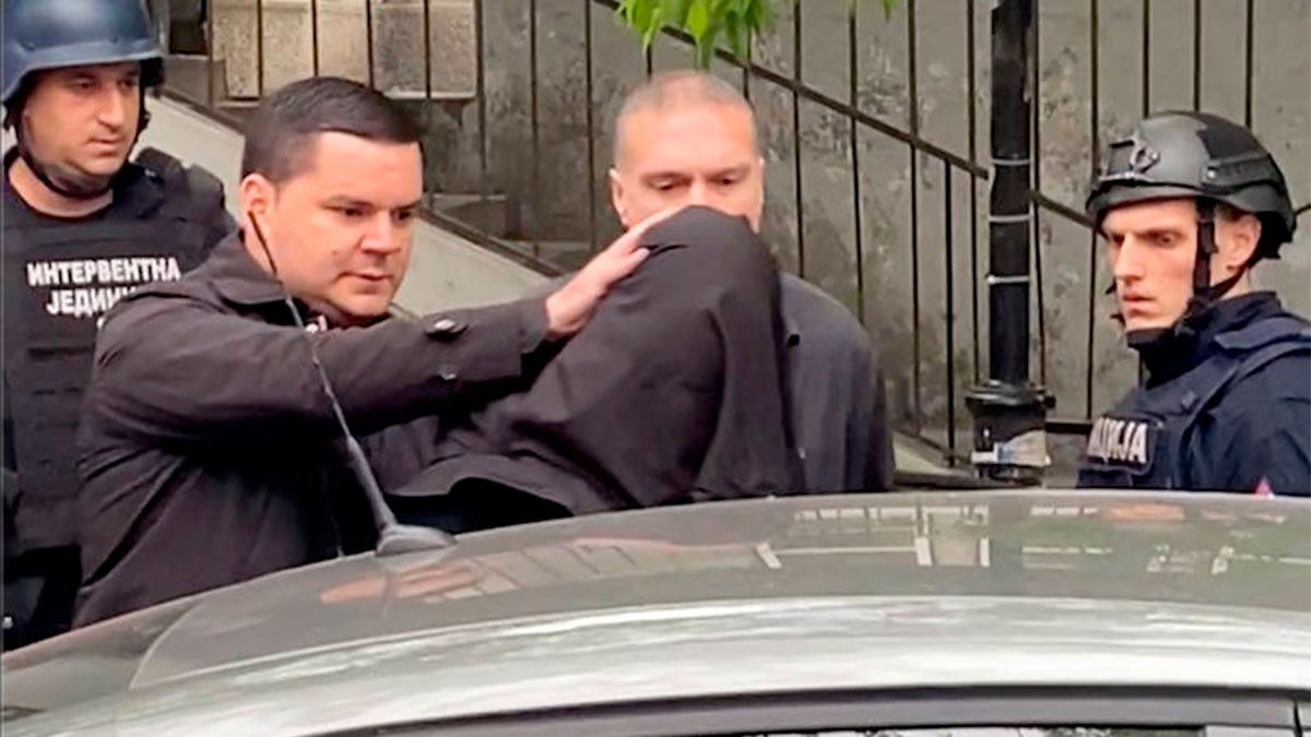 Un adolescente abrió fuego dentro de una escuela de la capital de Serbia y mató a ocho niños y a un guardia escolar. (EFE).