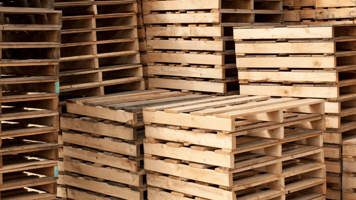 Recicla palets de madera para hacer este asombroso tablero para herramientas