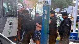 Macabro. Le cortó la cabeza al padre y se sacó selfies.