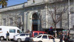 Una mujer fue baleada en el abdomen: Sospecha que el agresor es su expareja