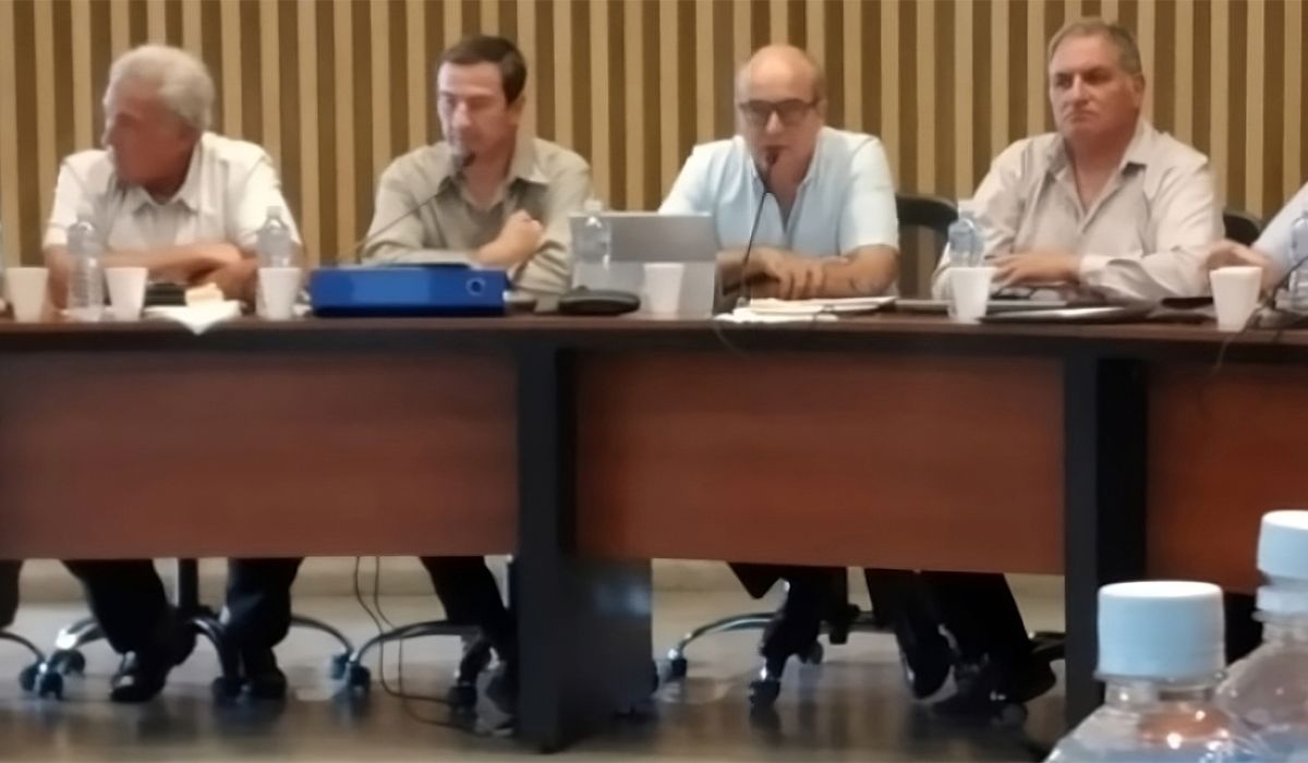 Rub&eacute;n Panella, titular de Fecovita (al centro), junto a parte de los directivos denunciados por estafa que Iberte llev&oacute; a juicio.