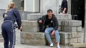 El hombre que sonrió mientras apuñaló a varias personas en la calle y cometió el crimen de un chico de 14 años El hombre que sonrió mientras apuñaló a varias personas en la calle y cometió el crimen de un chico de 14 años