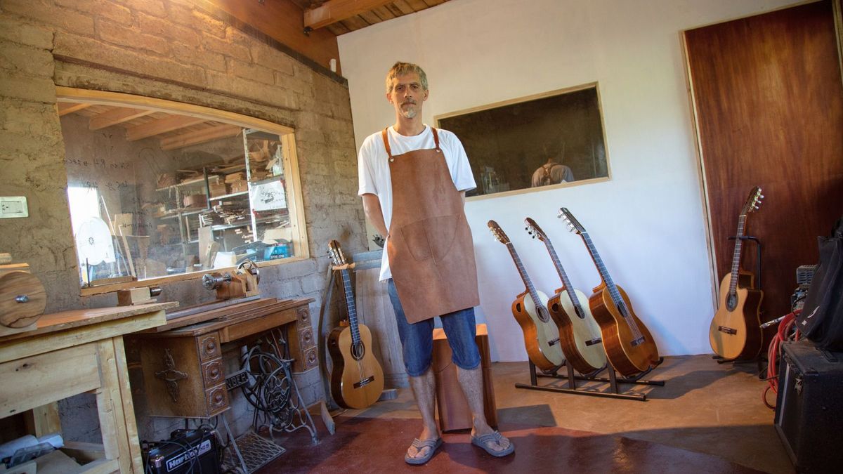 Para Bianchi, trabajar con un músico que usa el instrumento todos los días cambia por completo la dinámica de la construcción. Para Bianchi, trabajar con un músico que usa el instrumento todos los días cambia por completo la dinámica de la construcción.