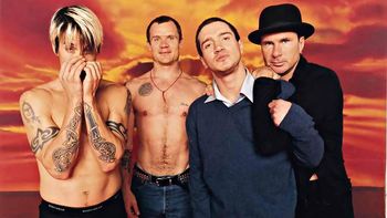 Más allá del 'Under the Bridge': El documental que revela las cicatrices de los Red Hot Chili Peppers