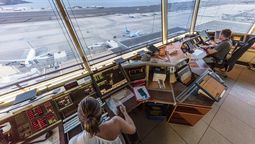Los controladores aéros siguen con las medidas de fueza. Mañana se cancelarán vuelos en todos los aeropuertos del país.