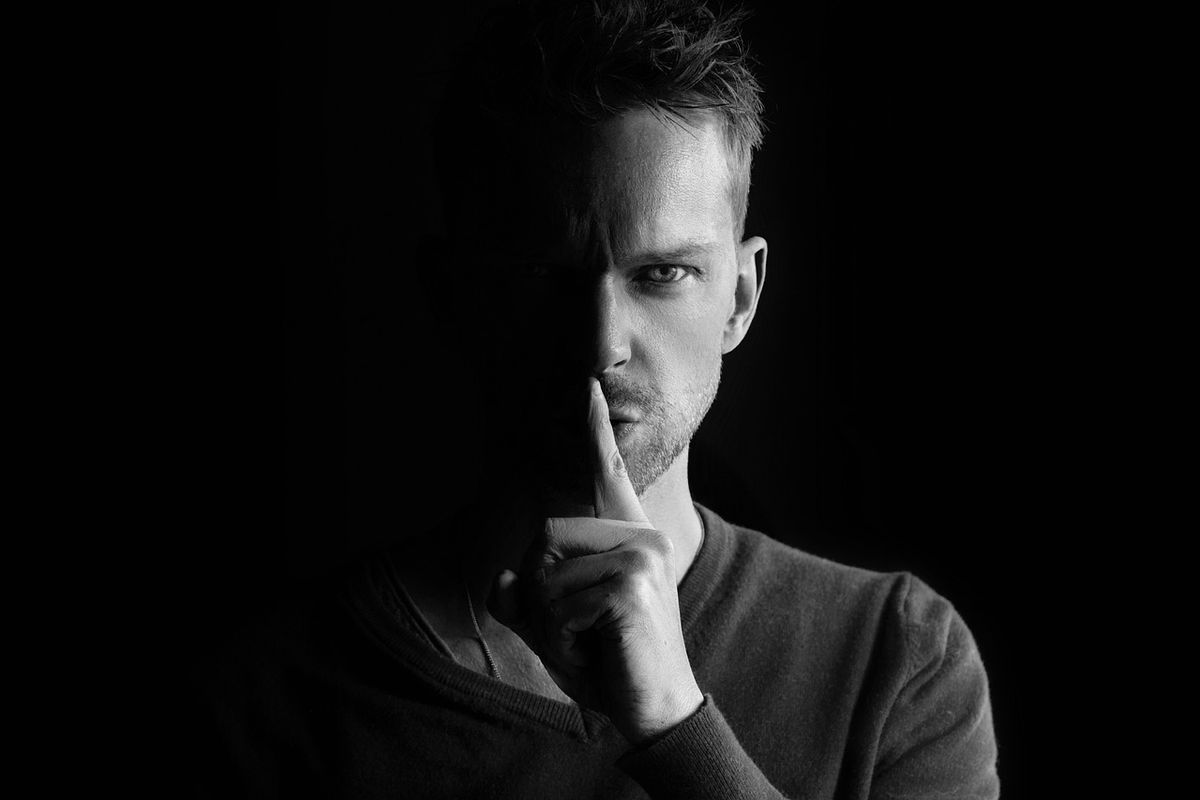 No es hablar sólo: el sencillo hábito que realiza una persona con alto coeficiente intelectual No es hablar sólo: el sencillo hábito que realiza una persona con alto coeficiente intelectual