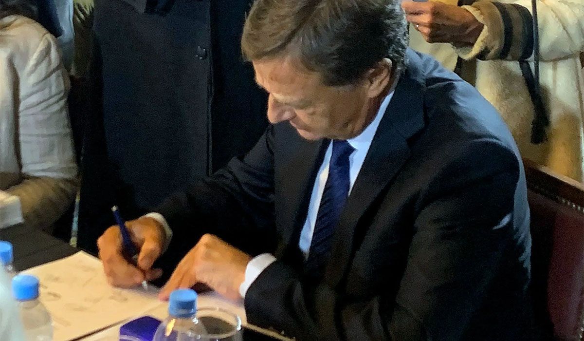 Rodolfo Suarez apoya la Ley Bases del gobierno nacional. Rodolfo Suarez apoya la Ley Bases del gobierno nacional. 