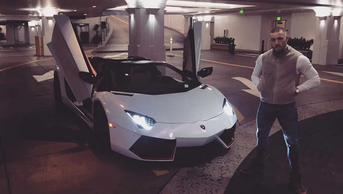 Conor McGregor tiene una gran colección de vehículos: algunos de sus autos y yates. Conor McGregor tiene una gran colección de vehículos: algunos de sus autos y yates.