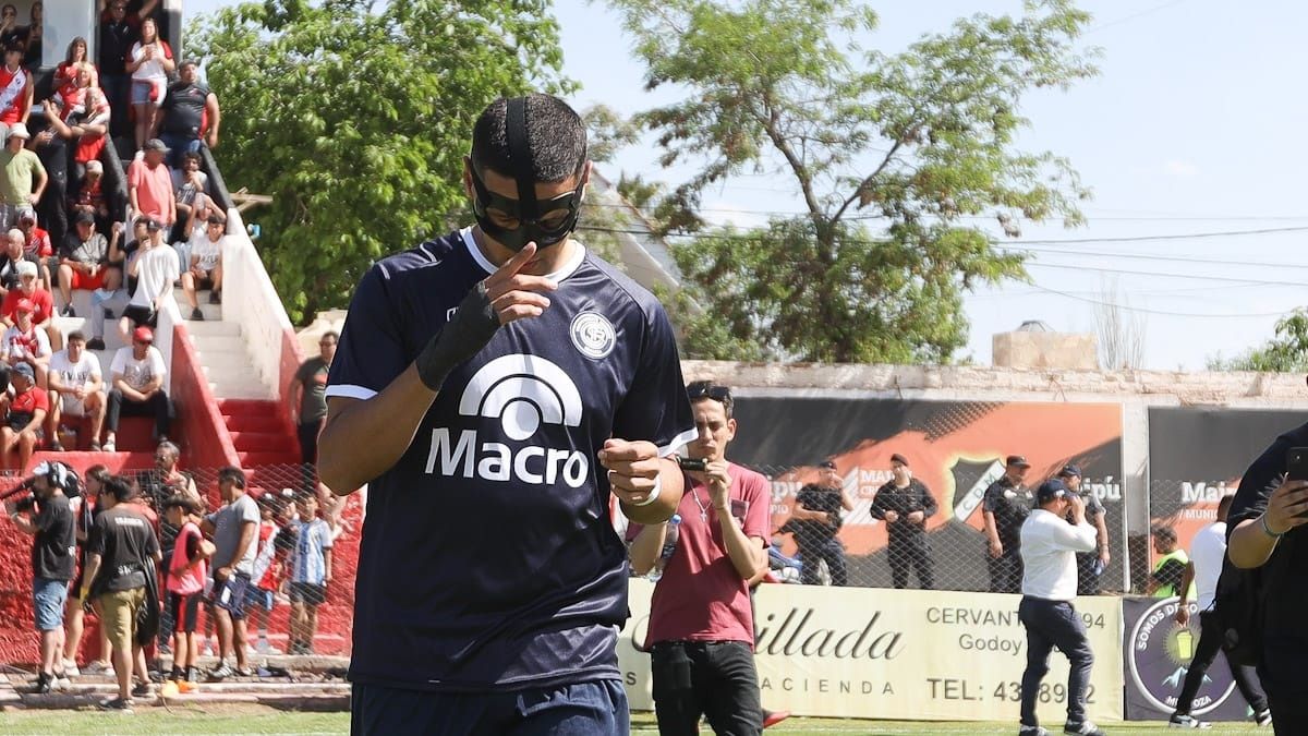 Alex Arce, el paraguayo que revolucionó a Independiente Rivadavia con sus goles Alex Arce, el paraguayo que revolucionó a Independiente Rivadavia con sus goles