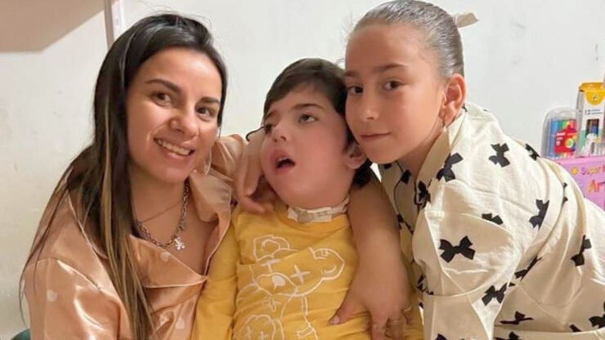 Karem sueña con un tratamiento innovador en México para mejorar la vida de su hijo Valentín