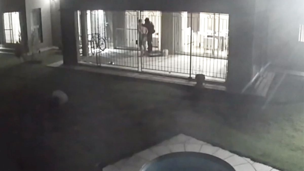 Las cámaras de seguridad de la Distribuidora de Axxion de Junín captó el modus operandi de la banda de los 5.