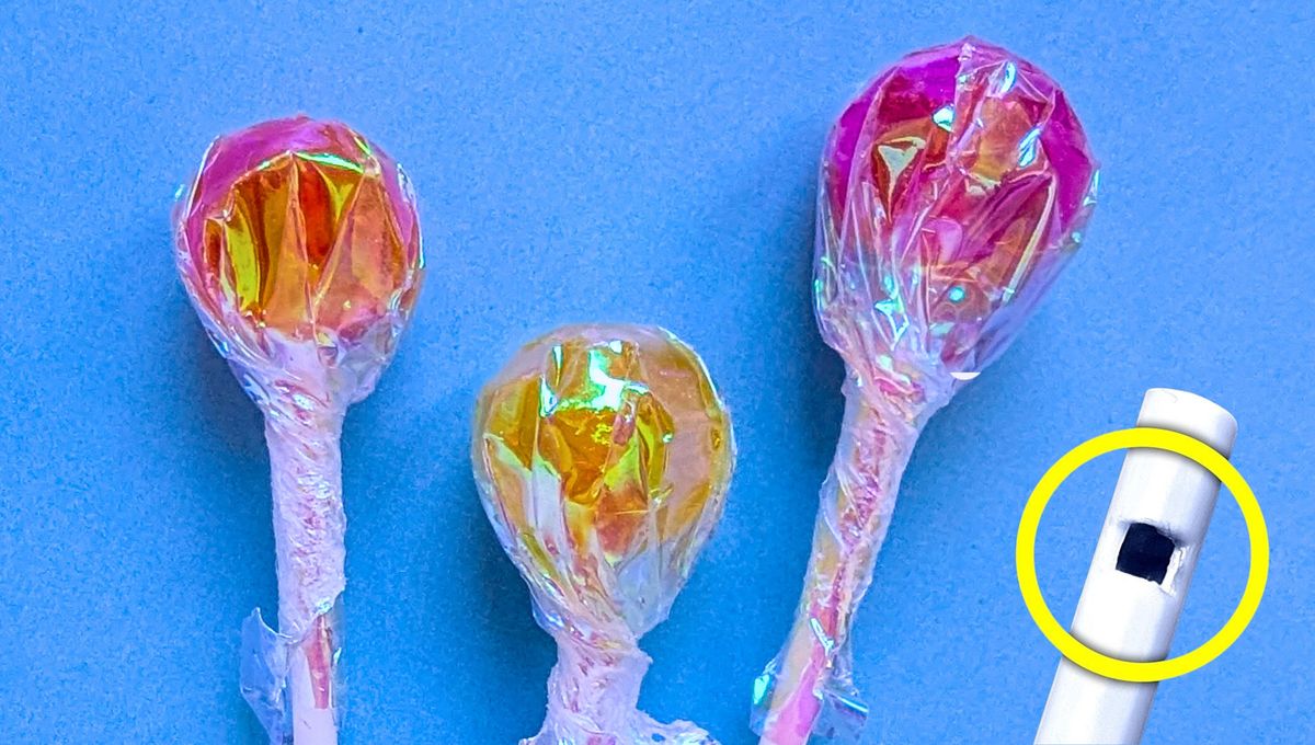Por qué los palitos de chupetín tienen un agujero y qué significa