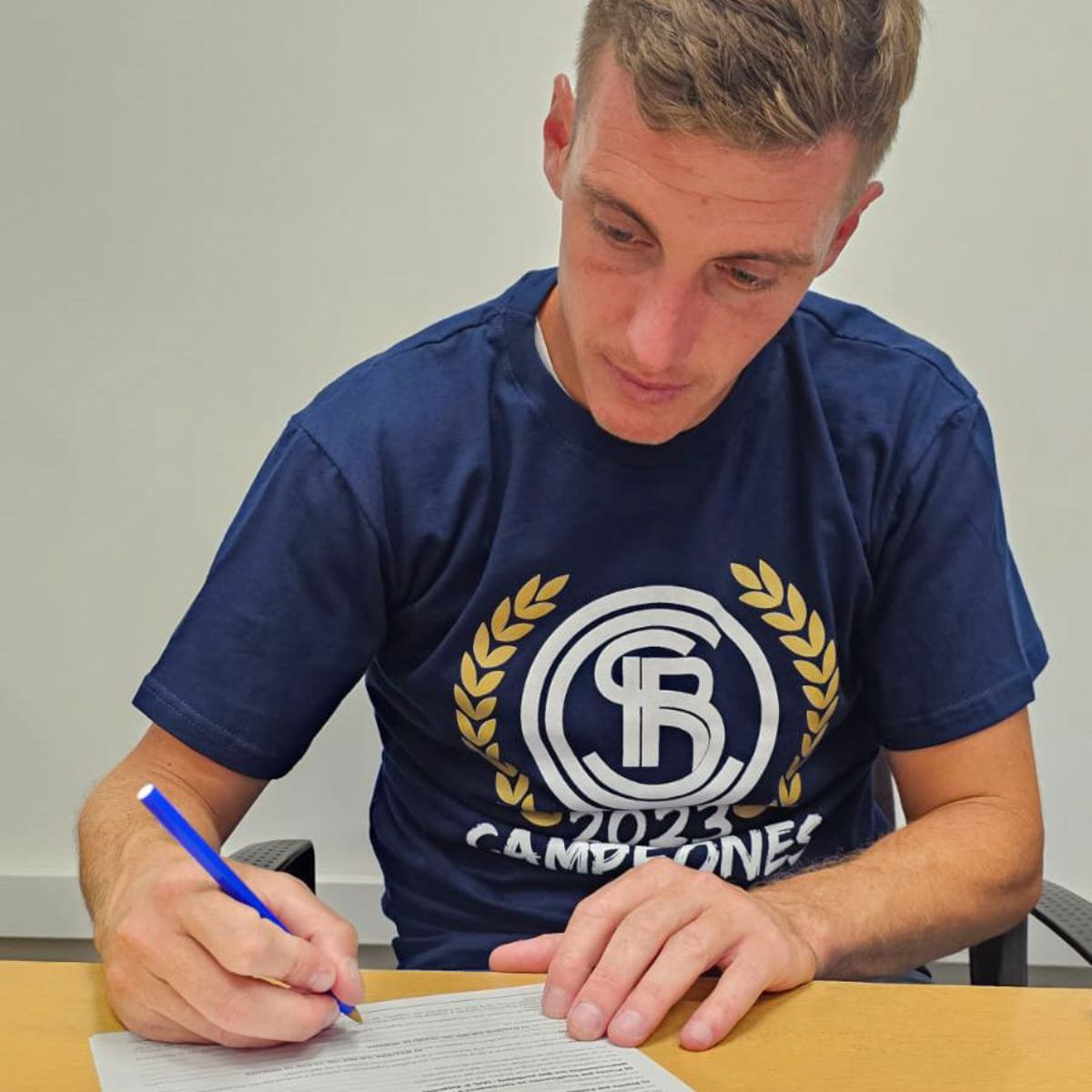 Mauro Maidana puso la firma este jueves y se suma al plantel de Independiente Rivadavia que debuta en la Copa de la Liga el 28 de enero. Mauro Maidana puso la firma este jueves y se suma al plantel de Independiente Rivadavia que debuta en la Copa de la Liga el 28 de enero.