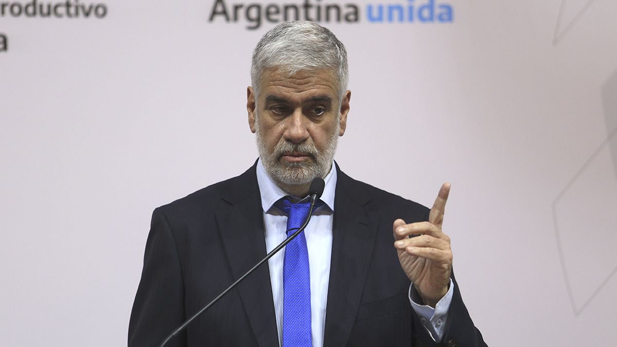 Feletti llegó a un acuerdo con los panaderos. Recién el 15 de abril se aplicará el dinero del fideicomiso, prometió.