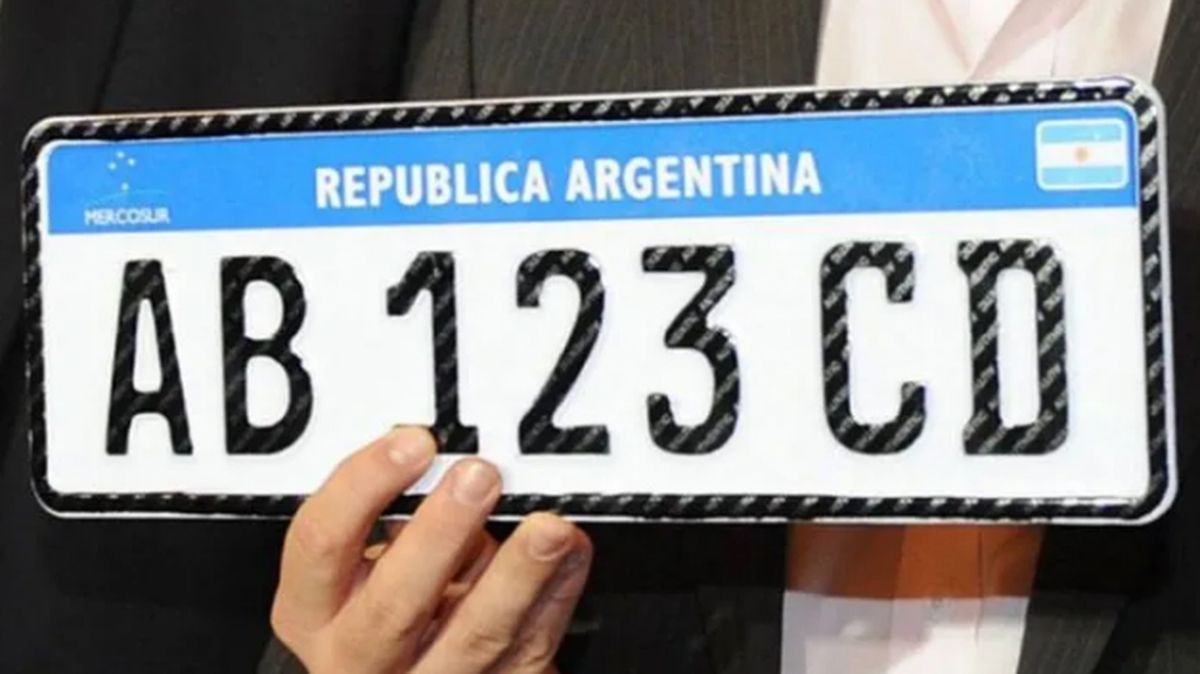 El número de patente identifica a un automotor en la Argentina. El número de patente identifica a un automotor en la Argentina.