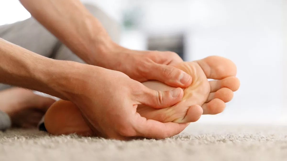 Toma nota del remedio casero que termina con el cansancio de los pies.