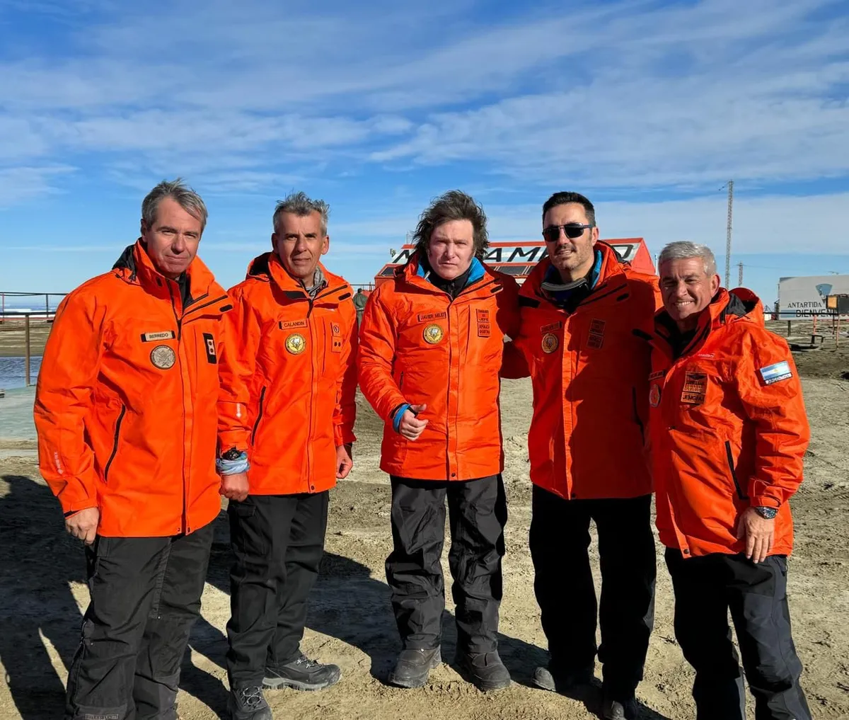 Javier Milei y Luis Petri en la Antártida, donde obtuvieron un respaldo prácticamente inédito.