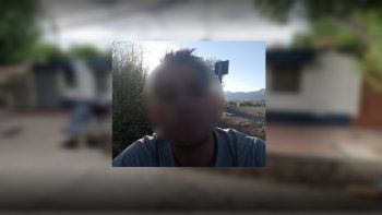 Un policía fue acusado de cambiar la rueda de su moto con la de un vehículo secuestrado en la comisaría